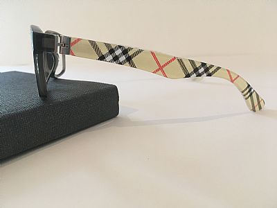 ΓΥΑΛΙΑ ΠΡΕΣΒΥΩΠΙΑΣ τυπου BURBERRY - ΜΕ ΚΟΚΚΑΛΙΝΟ ΣΚΕΛΕΤΟ