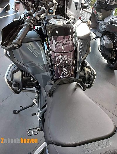 BMW GS - TRIPLE BLACK - ΑΥΤΟΚΟΛΛΗΤΟ TANKPAD