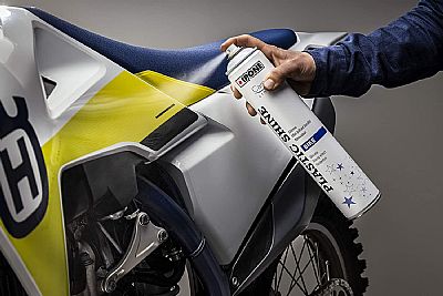 IPONE Σπρέυ Σιλικόνης Πλαστικών 250ml